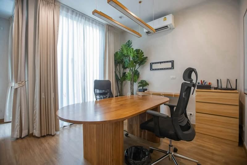 Baan Klang Muang Classe Ekkamai-Ramintra, Bangkok, Sukhonthasawat Road, Lat Phrao, Bangkok, 4 Bedrooms, 241 sqm, Single Detached House For Rent, by LINE @firststep, 500471006 - DDproperty.com
