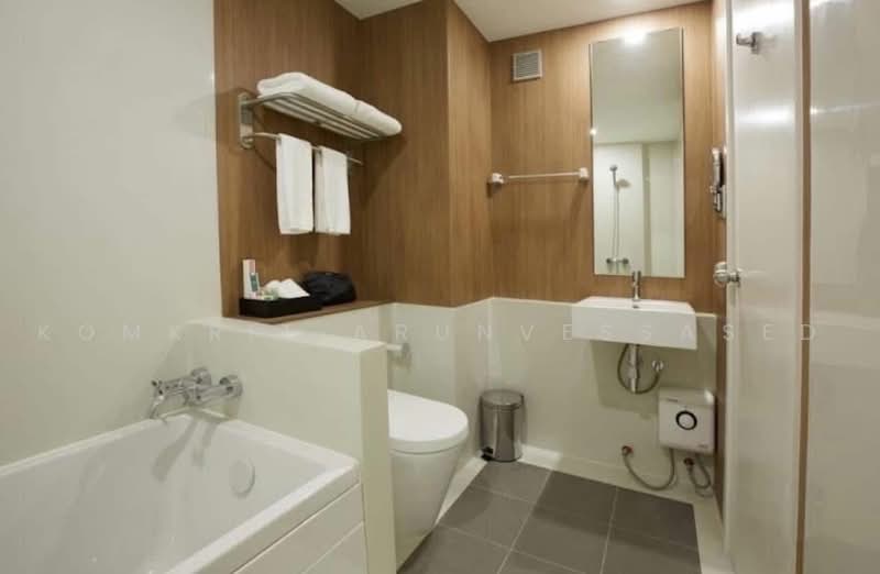 Blossom Condo @ Sathorn-Charoenrat, Bangkok, Charoen Rat Road, Thung Wat Don, Sathon, Bangkok, 2 Bedrooms, 62 sqm, Condo For Rent, by Komkrit Arunvessased, 500471021 - DDproperty.com
