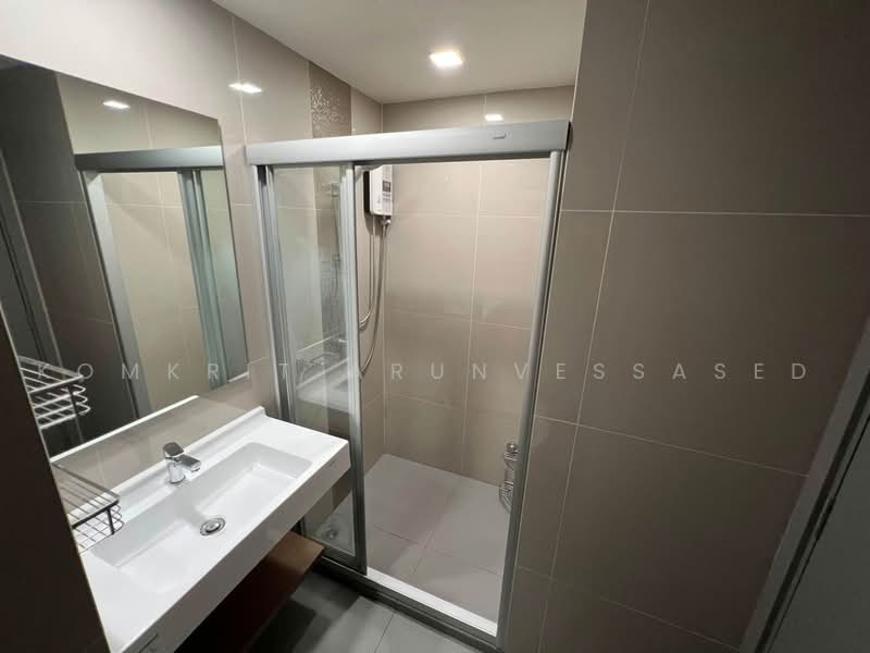 IDEO Sathorn-Wongwian Yai, Bangkok, 219 Soi Krung Thonburi 1, Khlong Ton Sai, Khlong San, Bangkok, 1 Bedroom, 37 sqm, Condo For Rent, by Komkrit Arunvessased, 500471024 - DDproperty.com