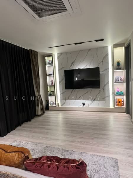 Baan Klang Krung Thonglor, Bangkok, 55 Soi Sukhumvit 55, Khlong Tan Nua, Watthana, Bangkok, 3 Bedrooms, 330 sqm, Townhouse For Sale, by Suchada Yodyiem, 500471032 - DDproperty.com