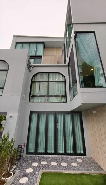 VIVE Krungthep Kreetha, Bangkok, Krungthep Kreetha Road, Saphan Sung, Bangkok, 5 Bedrooms, 421 sqm, Single Detached House For Sale, by Preeyapohn Jatuchai, 500471054 - DDproperty.com