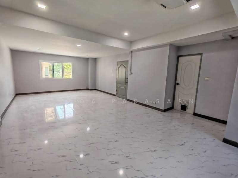 หมู่บ้านสินธานี, กรุงเทพ, วังทองหลาง, กรุงเทพ, 320 ตร.ม., ทาวน์เฮ้าส์ ให้เช่า, โดย Airada Parasarn, 500471073 - DDproperty.com