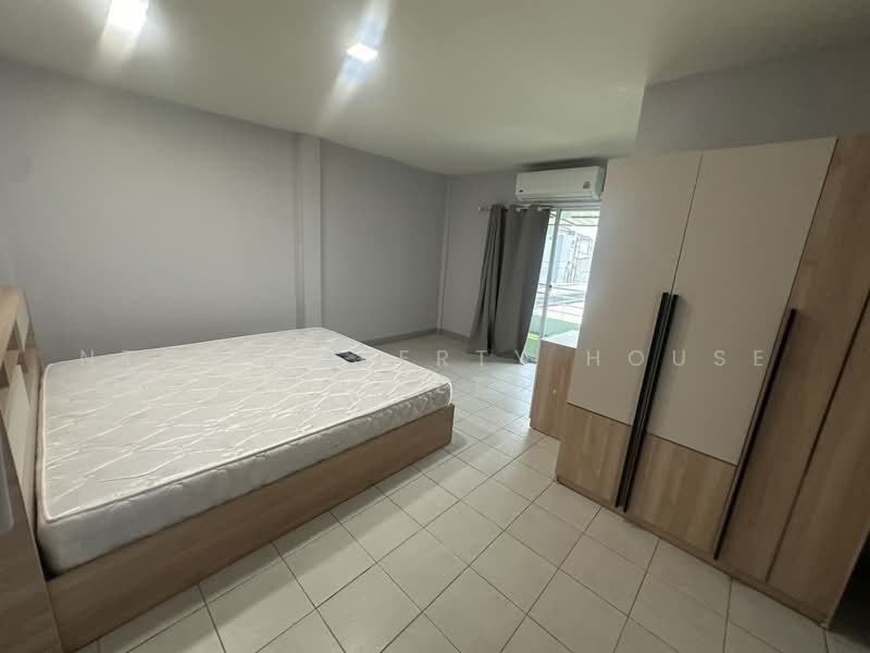 NG526 ให้เช่า โฮมออฟฟิศ 4 ชั้น | #ลาดพร้าว80 | ห้วยขวาง สุทธิสาร พร้อมเข้าใช้งานนามบุคคล: 37,000, กรุงเทพ, ลาดพร้าว80 แยก26, วังทองหลาง, กรุงเทพ, 320 ตร.ม., ทาวน์เฮ้าส์ ให้เช่า, โดย NTG Property House Co.,Ltd., 500471109 - DDproperty.com