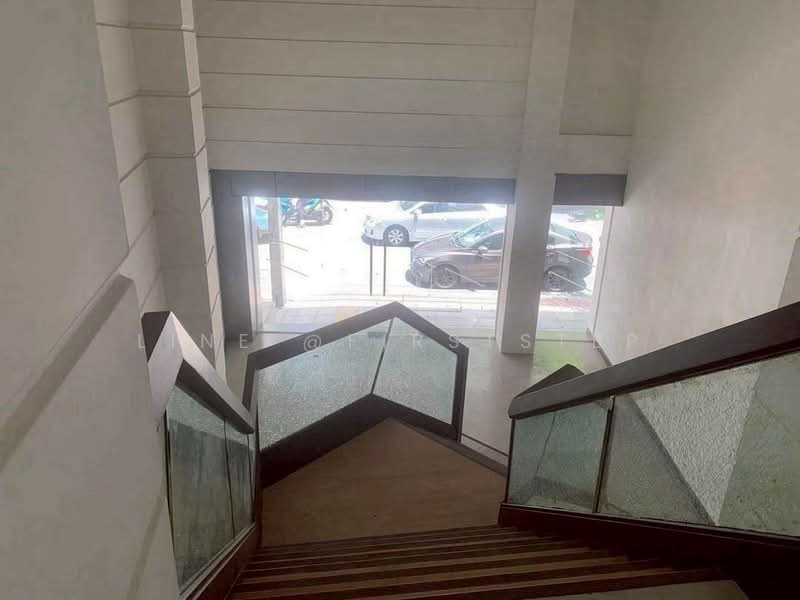 Commercial Space, Silom-Surawong Road, Near BTS Sala Daeng & MRT Silom, Bangkok, Silom, Bang Rak, Bangkok, , 370 sqm, Retail Space For Rent, by LINE @firststep, 500471136 - DDproperty.com