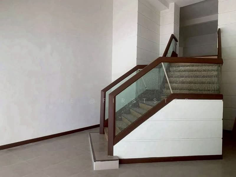 Commercial Space, Silom-Surawong Road, Near BTS Sala Daeng & MRT Silom, Bangkok, Silom, Bang Rak, Bangkok, , 370 sqm, Retail Space For Rent, by LINE @firststep, 500471136 - DDproperty.com