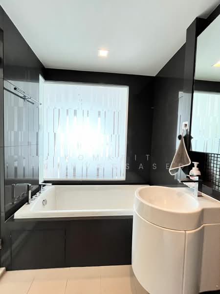 Rhythm Sathorn, Bangkok, 141 Soi Sathorn 21, Yan Nawa, Sathon, Bangkok, 2 Bedrooms, 66 sqm, Condo For Rent, by Komkrit Arunvessased, 500471159 - DDproperty.com