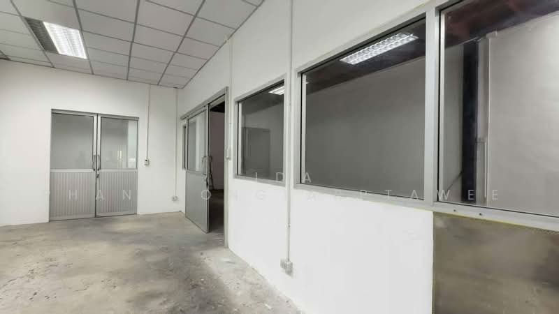 ให้เช่า โกดัง ลาดกระบัง (Ladkrabang) 335 ตร.ม, Bangkok, Lat Krabang, Bangkok, , 335 sqm, Warehouse/Factory For Rent, by Tida phanthonglarptawee, 500471166 - DDproperty.com