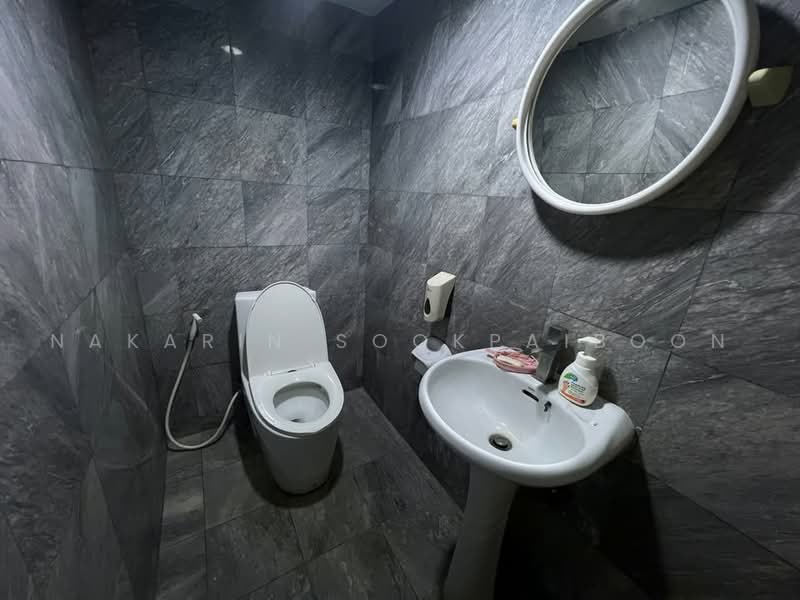 State Tower, Bangkok, 1055 Silom Road, Silom, Bang Rak, Bangkok, 3 Bedrooms, 272 sqm, Condo For Rent, by Nakarin Sookpaiboon, 500471196 - DDproperty.com