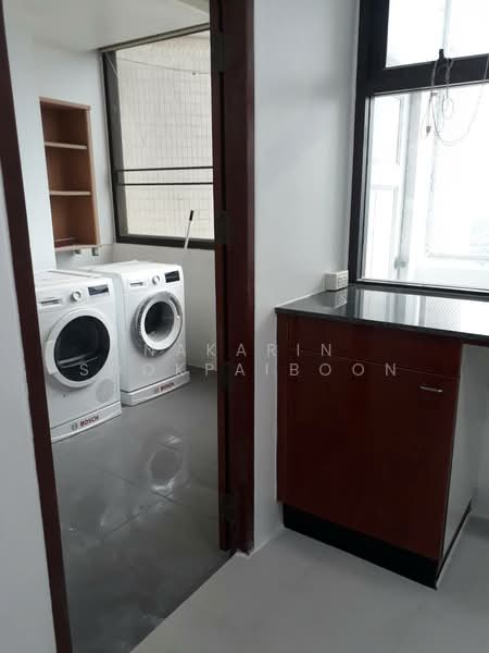 Ruamsuk Condominium, Bangkok, 12 Soi Athakravi, Khong Tan, Khlong Toei, Bangkok, 3 Bedrooms, 316 sqm, Condo For Rent, by Nakarin Sookpaiboon, 500471199 - DDproperty.com