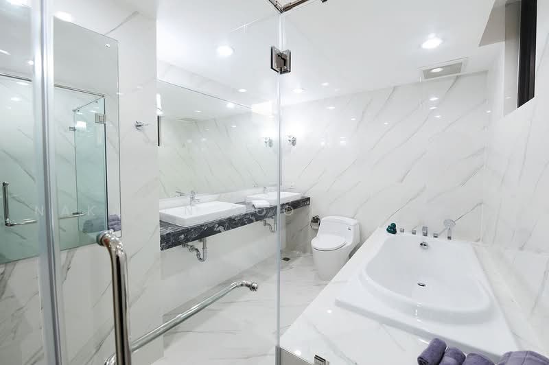 Ruamsuk Condominium, Bangkok, 12 Soi Athakravi, Khong Tan, Khlong Toei, Bangkok, 3 Bedrooms, 316 sqm, Condo For Rent, by Nakarin Sookpaiboon, 500471199 - DDproperty.com