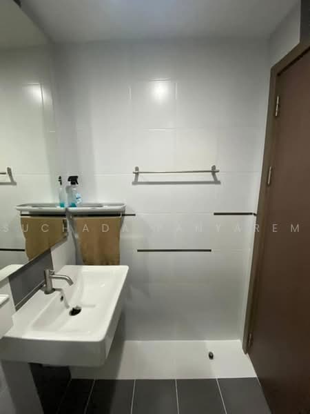The Base Sukhumvit 77, Bangkok, 289 Sukhumvit 77 Road, Phra Kanong Nua, Watthana, Bangkok, 1 Bedroom, 30 sqm, Condo For Rent, by Suchada Panyarem, 500471200 - DDproperty.com