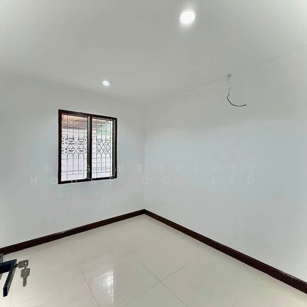 NG527 ขาย หรือ ให้เช่า บ้านเดี่ยวหลังใหญ่ เหมาะทำ Home Office คลินิก สตูดิโอ โชว์รูม นวมินทร์ 81, กรุงเทพ, นวมินทร์, บึงกุ่ม, กรุงเทพ, 300 ตร.ม., บ้านเดี่ยว ให้เช่า, โดย NTG Property House Co.,Ltd., 500471259 - DDproperty.com