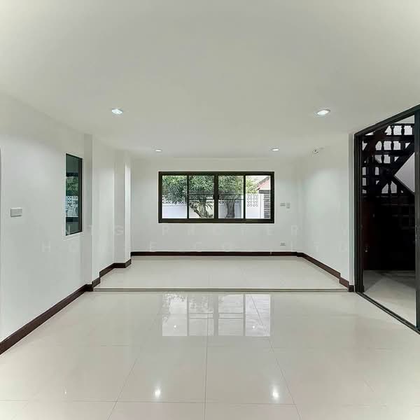 NG527 ขาย หรือ ให้เช่า บ้านเดี่ยวหลังใหญ่ เหมาะทำ Home Office คลินิก สตูดิโอ โชว์รูม นวมินทร์ 81, Bangkok, นวมินทร์, Nawamin, Bueng Kum, Bangkok, 8 Bedrooms, 300 sqm, Single Detached House For Rent, by NTG Property House Co.,Ltd., 500471259 - DDproperty.com