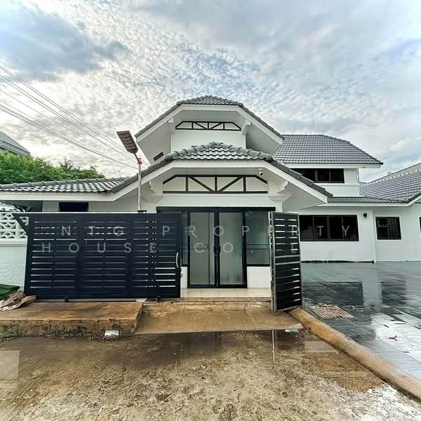 NG527 ขาย หรือ ให้เช่า บ้านเดี่ยวหลังใหญ่ เหมาะทำ Home Office คลินิก สตูดิโอ โชว์รูม นวมินทร์ 81, กรุงเทพ, นวมินทร์, บึงกุ่ม, กรุงเทพ, 300 ตร.ม., บ้านเดี่ยว ให้เช่า, โดย NTG Property House Co.,Ltd., 500471259 - DDproperty.com