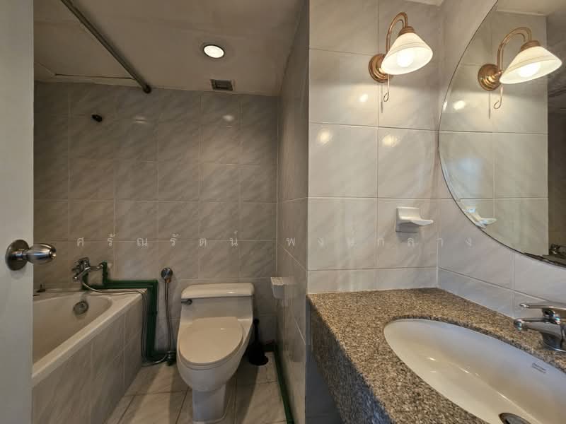 Omni Tower Sukhumvit Nana, Bangkok, 69 Sukhumvit 4 Alley, Khlong Toei, Bangkok, 2 Bedrooms, 99 sqm, Condo For Sale, by Saranrat Pongklang, 500471267 - DDproperty.com