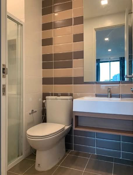 Brown Condo Ratchada 32, Bangkok, Soi Ratchada 32, Ratchadaphisek Road, Chan Kasem, Chatuchak, Bangkok, 2 Bedrooms, 47 sqm, Condo For Rent, by ไพลิน เลิศวัฒนมงคล, 500471280 - DDproperty.com