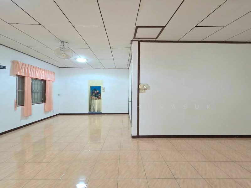 บ้านเดี่ยว อ.เมือง จ.นครราชสีมา, Nakhon Ratchasima, Nai Muang, Muang Nakhon Ratchasima, Nakhon Ratchasima, 4 Bedrooms, 300 sqm, Single Detached House For Sale, by Nipawan Thurasuk, 500471281 - DDproperty.com