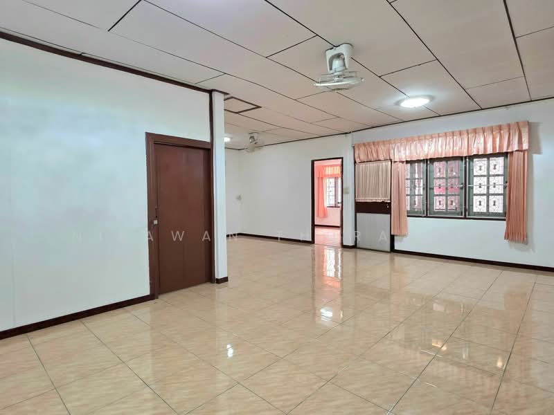 บ้านเดี่ยว อ.เมือง จ.นครราชสีมา, Nakhon Ratchasima, Nai Muang, Muang Nakhon Ratchasima, Nakhon Ratchasima, 4 Bedrooms, 300 sqm, Single Detached House For Sale, by Nipawan Thurasuk, 500471281 - DDproperty.com