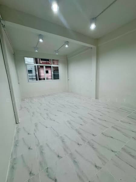 4-story townhouse with a rooftop, fully renovated, located in Sathorn 11 Soi, Intersection 3, Bangkok, , Yan Nawa, Sathon, Bangkok, , 180 sqm, Shophouse For Rent, by Connex Property, 500471334 - DDproperty.com