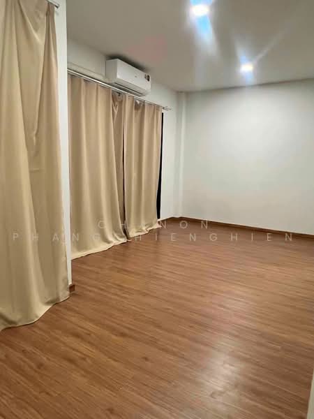 Lumpini Townplace Sukhumvit-Srinakarin, Samut Prakan, Samrong Nua, Muang Samut Prakarn, Samut Prakan, 4 Bedrooms, 161 sqm, Single Detached House For Rent, by Chanon Phangchienghien, 500471347 - DDproperty.com