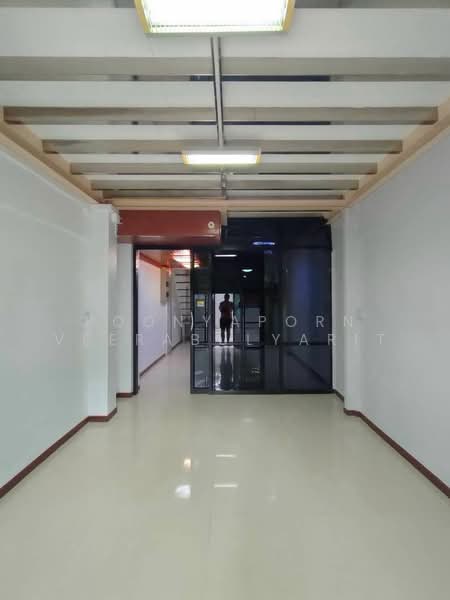 Commercial Building : Soi Charan Sanitwong 85, Bangkok, จรัญสนิทวงศ์, Bang O, Bang Phlat, Bangkok, , 96 sqm, Shophouse For Rent, by Poonyaporn Veerabulyarit, 500471368 - DDproperty.com