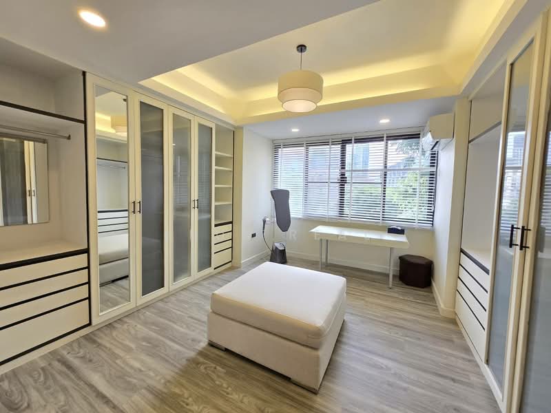 Townhome : Sukhumvit 49, Bangkok, Khlong Tan Nua, Watthana, Bangkok, 3 Bedrooms, 260 sqm, Townhouse For Rent, by Khun Real, 500471371 - DDproperty.com