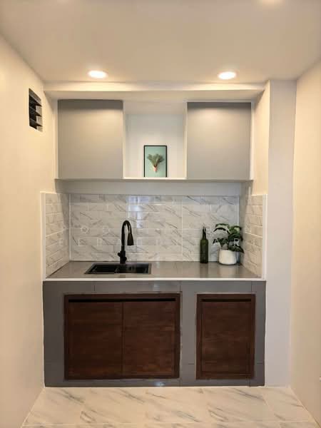ขายทาวน์เฮ้าส์ : ซอยประชาราษฎร์บำเพ็ญ 9, Bangkok, Huai Khwang, Bangkok, 2 Bedrooms, 112 sqm, Townhouse For Sale, by Poonyaporn Veerabulyarit, 500471395 - DDproperty.com
