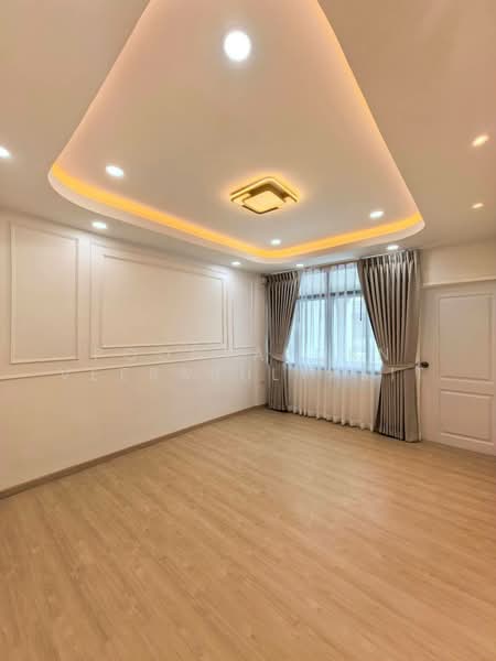 ขายทาวน์เฮ้าส์ : ซอยประชาราษฎร์บำเพ็ญ 9, Bangkok, Huai Khwang, Bangkok, 2 Bedrooms, 112 sqm, Townhouse For Sale, by Poonyaporn Veerabulyarit, 500471395 - DDproperty.com