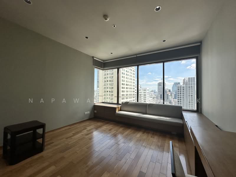 The Emporio Place, Bangkok, 93 Soi Sukhumvit 24, Sukhumvit Road, Khong Tan, Khlong Toei, Bangkok, 3 Bedrooms, 145 sqm, Condo For Rent, by Napawadee Homhuk, 500471413 - DDproperty.com