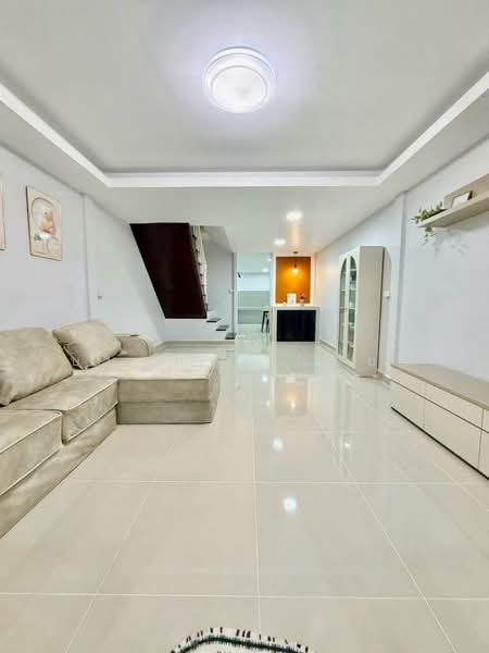 บ้านหลังริม รีโนเวทใหม่ หมู่บ้านธนพัฒนา ซอยนนทบุรี 8 ใกล้สะพานมหาเจษฎาฯ ใกล้โรงพยาบาลพระนั่งเกล้า, นนทบุรี, ราชพฤกษ์ - นนทบุรี 1, บางกระสอ, เมืองนนทบุรี, นนทบุรี, 120 ตร.ม., ทาวน์เฮ้าส์ ขาย, โดย บุษบากร (เจี๊ยบ), 500471446 - DDproperty.com