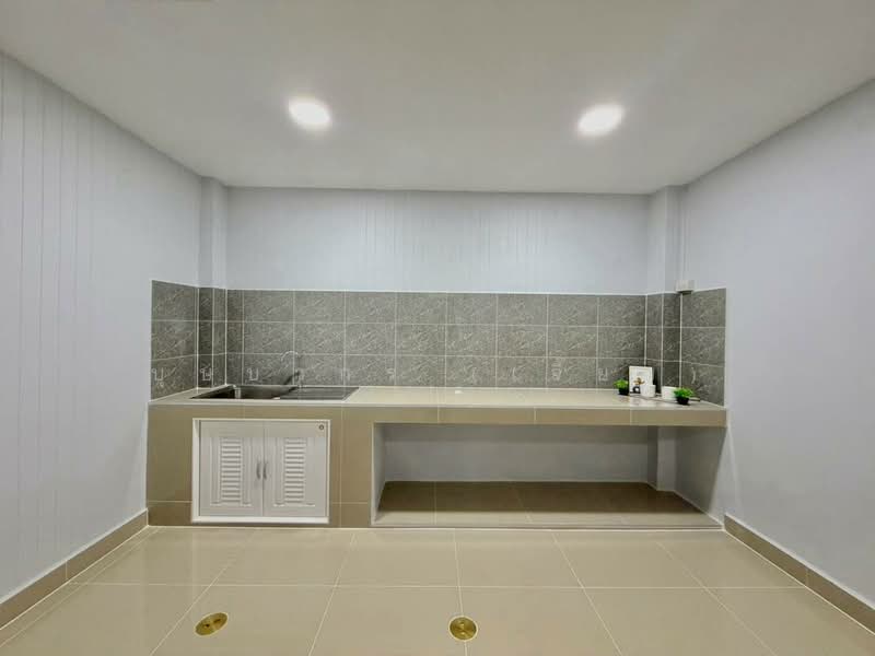 บ้านหลังริม รีโนเวทใหม่ หมู่บ้านธนพัฒนา ซอยนนทบุรี 8 ใกล้สะพานมหาเจษฎาฯ ใกล้โรงพยาบาลพระนั่งเกล้า, Nonthaburi, ราชพฤกษ์ - นนทบุรี 1, Bang Kra So, Muang Nonthaburi, Nonthaburi, 3 Bedrooms, 120 sqm, Townhouse For Sale, by บุษบากร (เจี๊ยบ), 500471446 - DDproperty.com