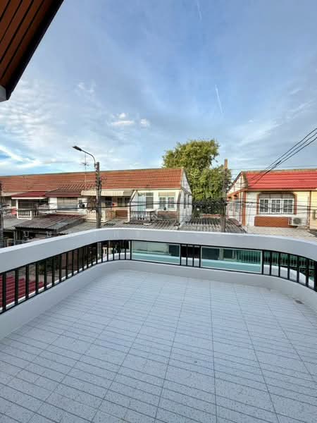 บ้านหลังริม รีโนเวทใหม่ หมู่บ้านธนพัฒนา ซอยนนทบุรี 8 ใกล้สะพานมหาเจษฎาฯ ใกล้โรงพยาบาลพระนั่งเกล้า, นนทบุรี, ราชพฤกษ์ - นนทบุรี 1, บางกระสอ, เมืองนนทบุรี, นนทบุรี, 120 ตร.ม., ทาวน์เฮ้าส์ ขาย, โดย บุษบากร (เจี๊ยบ), 500471446 - DDproperty.com
