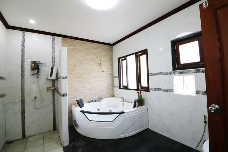 บ้านหรู 4 ห้องนอน 5 ห้องน้ำ สไตล์โมเดิร์น ขายที่หนองคาย, หนองคาย, หนองกอมเกาะ, เมืองหนองคาย, หนองคาย, 664 ตร.ม., บ้านเดี่ยว ขาย, โดย วีรภัทรา ดาร์เปอร์, 500471509 - DDproperty.com