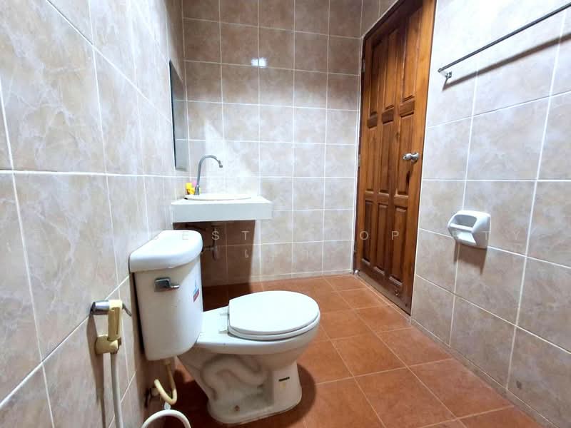 อาคารพาณิชย์ในเมือง อุตรดิตถ์, Uttaradit, Nai Muang, Phichai, Uttaradit, 2 Bedrooms, 100 sqm, Townhouse For Sale, by The Best Property เล็ก, 500471563 - DDproperty.com