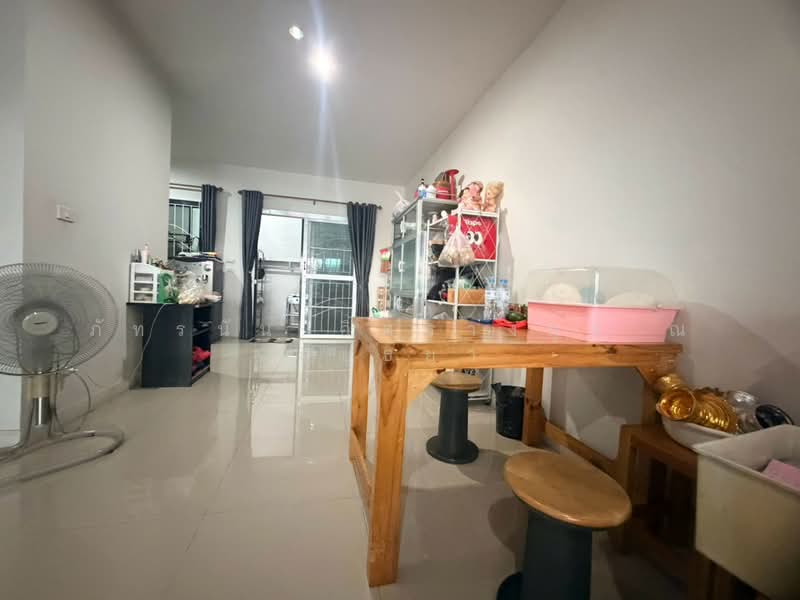 หมู่บ้านอิงทาวน์ ติวานนท์-แจ้งวัฒนะ, ปทุมธานี, บ้านใหม่, เมืองปทุมธานี, ปทุมธานี, 82 ตร.ม., ทาวน์เฮ้าส์ ขาย, โดย ภัทรนัน อิศรางกูร ณ อยุธยา, 500471572 - DDproperty.com