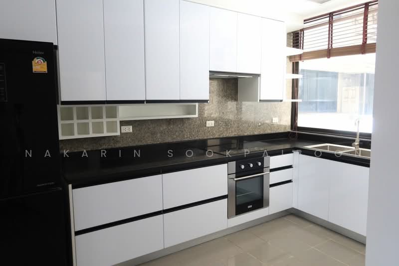 Ruamsuk Condominium : ร่วมสุข คอนโดมิเนียม, กรุงเทพ, 12 ซอยอรรถวี, คลองตัน, คลองเตย, กรุงเทพ, 330 ตร.ม., คอนโด ให้เช่า, โดย Nakarin Sookpaiboon, 500471635 - DDproperty.com