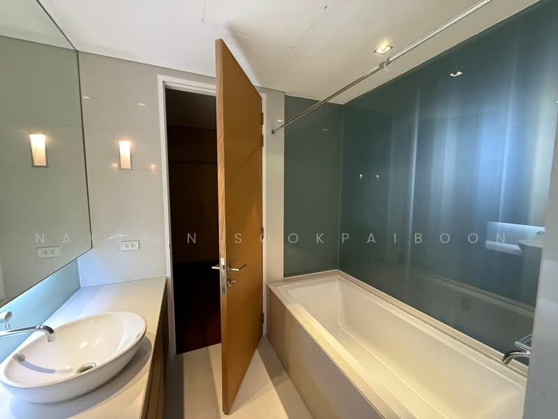 Domus 18, Bangkok, Soi Sukhumvit 18, Khlong Toei, Bangkok, 2 Bedrooms, 135 sqm, Condo For Rent, by Nakarin Sookpaiboon, 500471646 - DDproperty.com