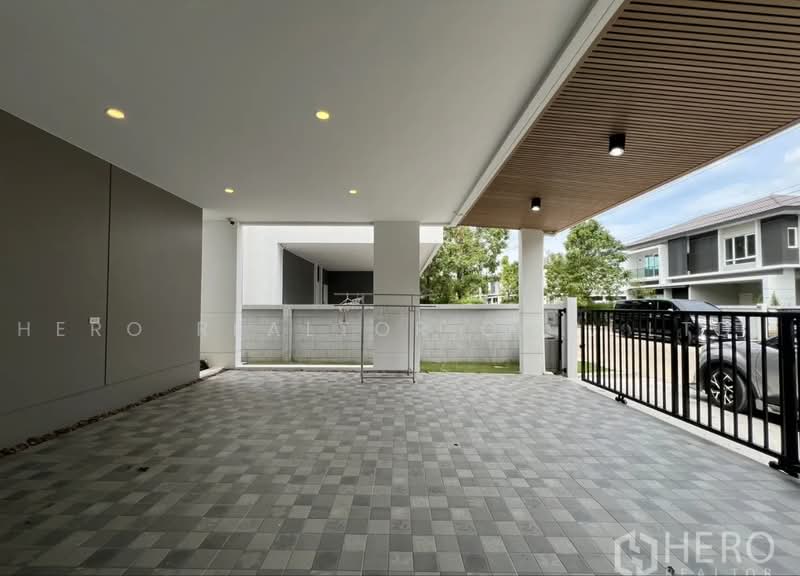 Centro Rama9-Krungthep Kreetha, Bangkok, Khlong Song Ton Nun, Lat Krabang, Bangkok, 4 Bedrooms, 252 sqm, Townhouse For Rent, by Hero Realtor Co., Ltd., 500471691 - DDproperty.com