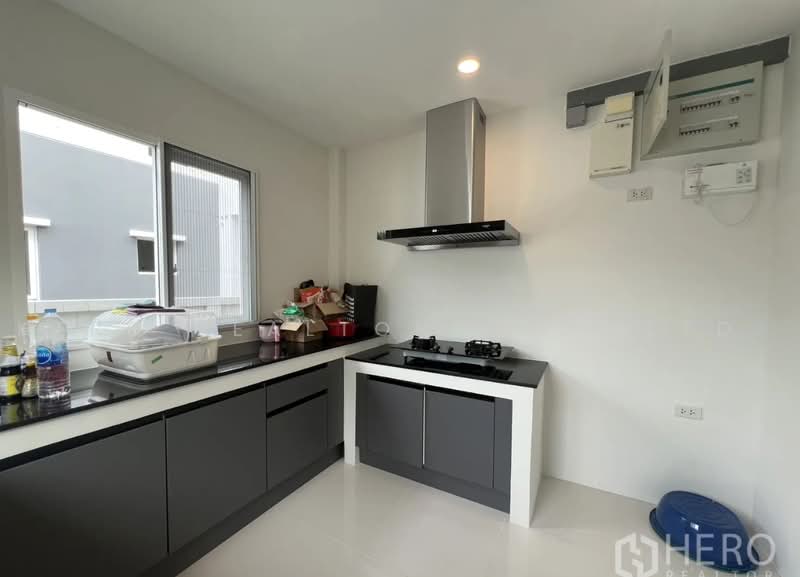 Centro Rama9-Krungthep Kreetha, Bangkok, Khlong Song Ton Nun, Lat Krabang, Bangkok, 4 Bedrooms, 252 sqm, Townhouse For Rent, by Hero Realtor Co., Ltd., 500471691 - DDproperty.com