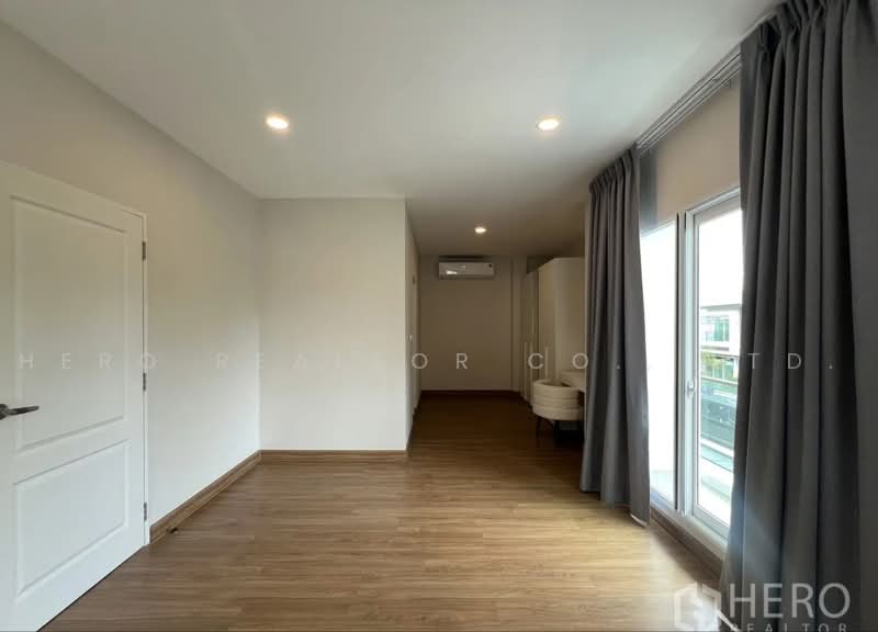 Centro Rama9-Krungthep Kreetha, Bangkok, Khlong Song Ton Nun, Lat Krabang, Bangkok, 4 Bedrooms, 252 sqm, Townhouse For Rent, by Hero Realtor Co., Ltd., 500471691 - DDproperty.com