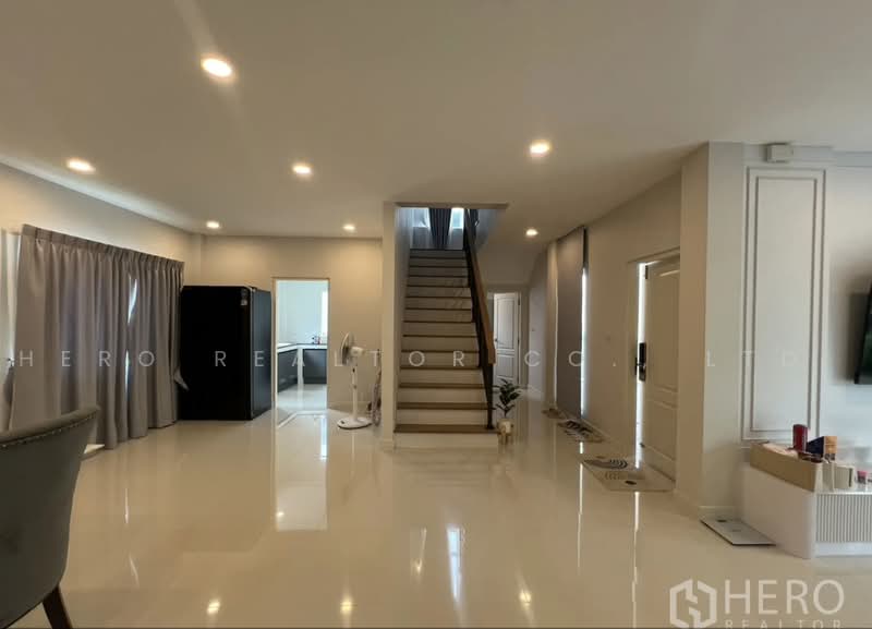 Centro Rama9-Krungthep Kreetha, Bangkok, Khlong Song Ton Nun, Lat Krabang, Bangkok, 4 Bedrooms, 252 sqm, Townhouse For Rent, by Hero Realtor Co., Ltd., 500471691 - DDproperty.com