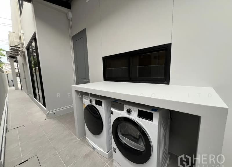 For Rent 4 Bedroom Detached House in Sammakorn Village Ramkhamhaeng, Saphan Sung Bangkok HRE01190, Bangkok, Saphan Sung, Bangkok, 4 Bedrooms, 250 sqm, Single Detached House For Rent, by Hero Realtor Co., Ltd., 500471715 - DDproperty.com