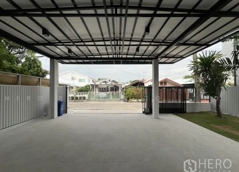 For Rent 4 Bedroom Detached House in Sammakorn Village Ramkhamhaeng, Saphan Sung Bangkok HRE01190, Bangkok, Saphan Sung, Bangkok, 4 Bedrooms, 250 sqm, Single Detached House For Rent, by Hero Realtor Co., Ltd., 500471715 - DDproperty.com