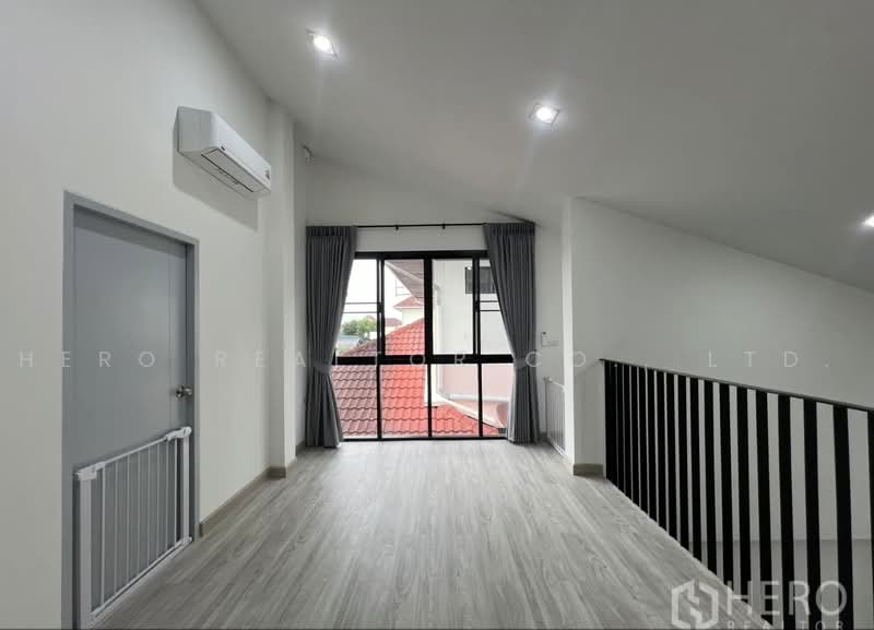 For Rent 4 Bedroom Detached House in Sammakorn Village Ramkhamhaeng, Saphan Sung Bangkok HRE01190, Bangkok, Saphan Sung, Bangkok, 4 Bedrooms, 250 sqm, Single Detached House For Rent, by Hero Realtor Co., Ltd., 500471715 - DDproperty.com
