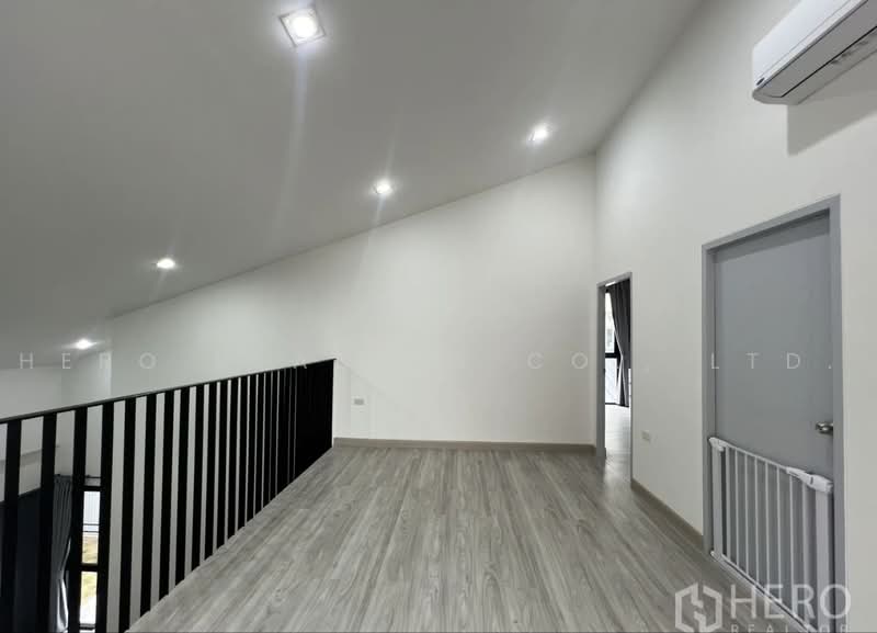 For Rent 4 Bedroom Detached House in Sammakorn Village Ramkhamhaeng, Saphan Sung Bangkok HRE01190, Bangkok, Saphan Sung, Bangkok, 4 Bedrooms, 250 sqm, Single Detached House For Rent, by Hero Realtor Co., Ltd., 500471715 - DDproperty.com