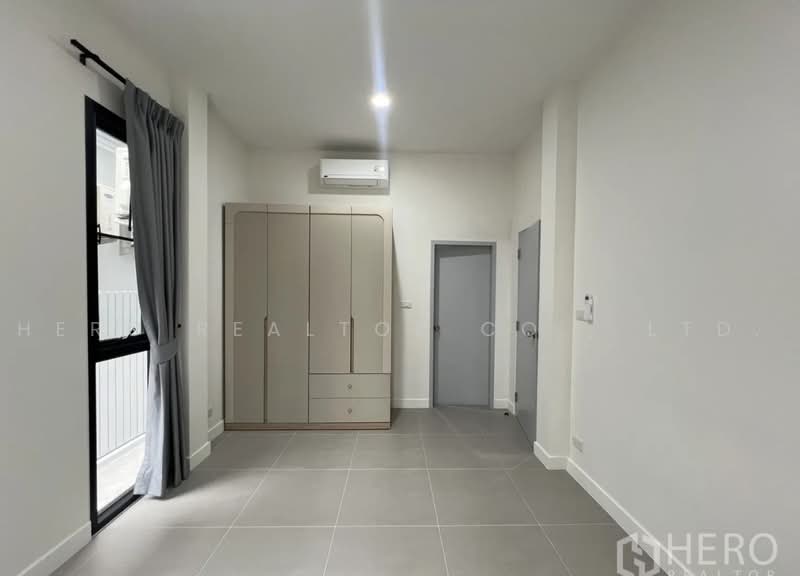 For Rent 4 Bedroom Detached House in Sammakorn Village Ramkhamhaeng, Saphan Sung Bangkok HRE01190, Bangkok, Saphan Sung, Bangkok, 4 Bedrooms, 250 sqm, Single Detached House For Rent, by Hero Realtor Co., Ltd., 500471715 - DDproperty.com