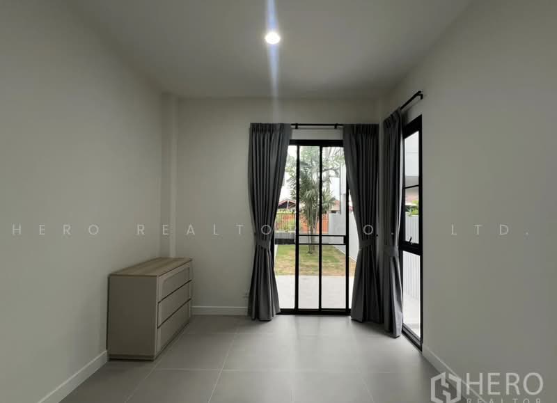 For Rent 4 Bedroom Detached House in Sammakorn Village Ramkhamhaeng, Saphan Sung Bangkok HRE01190, กรุงเทพ, สะพานสูง, กรุงเทพ, 250 ตร.ม., บ้านเดี่ยว ให้เช่า, โดย Hero Realtor Co., Ltd., 500471715 - DDproperty.com