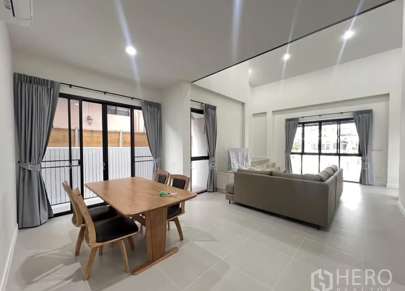 For Rent 4 Bedroom Detached House in Sammakorn Village Ramkhamhaeng, Saphan Sung Bangkok HRE01190, กรุงเทพ, สะพานสูง, กรุงเทพ, 250 ตร.ม., บ้านเดี่ยว ให้เช่า, โดย Hero Realtor Co., Ltd., 500471715 - DDproperty.com