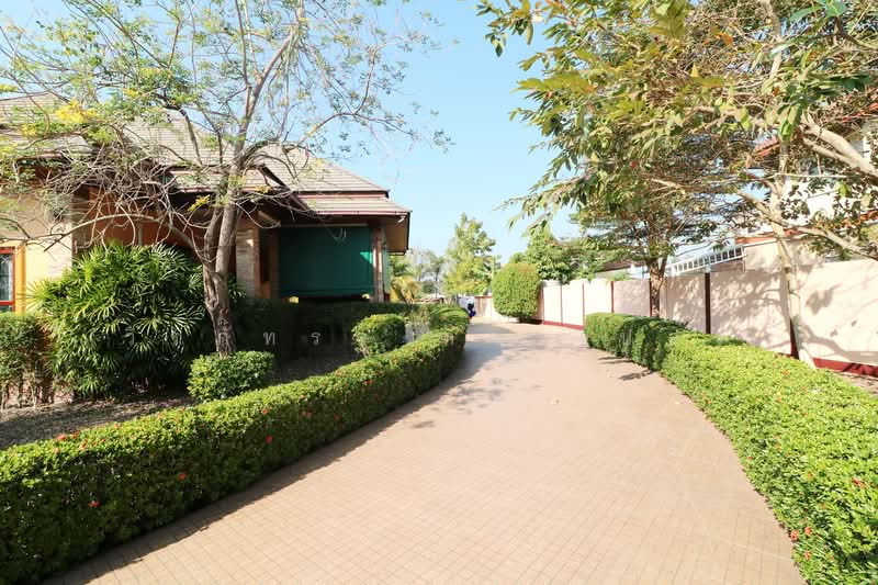 Spacious 4 Brm, 3 Bth Home on 2,527 Sq. Mt. Land for Sale in Udon Thani, Udon Thani, Nong Na Kham, Muang Udon Thani, Udon Thani, 4 Bedrooms, 200 sqm, Single Detached House For Sale, by วีรภัทรา ดาร์เปอร์, 500471720 - DDproperty.com