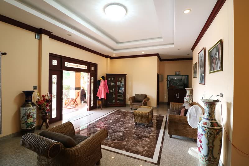 Spacious 4 Brm, 3 Bth Home on 2,527 Sq. Mt. Land for Sale in Udon Thani, Udon Thani, Nong Na Kham, Muang Udon Thani, Udon Thani, 4 Bedrooms, 200 sqm, Single Detached House For Sale, by วีรภัทรา ดาร์เปอร์, 500471720 - DDproperty.com